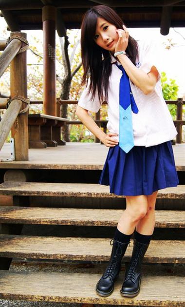 【粉多养眼】台湾最美的学生制服解密 chiang linda | friendo 粉多