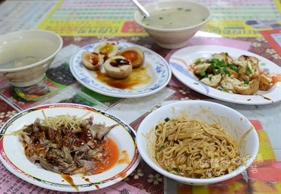 寶 熊 宜蘭 景點/美食/建築 推薦 頭城麻醬麵蛤蜊湯