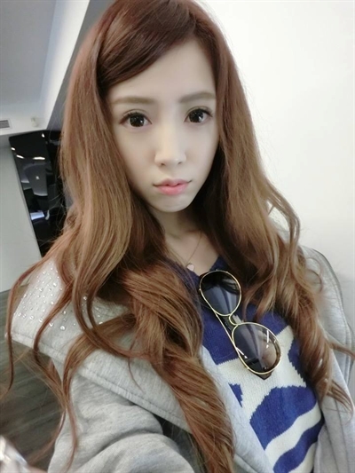 [ 想跟宅男女神说 ]  演出珍珠人生后演艺事业才开始看涨.